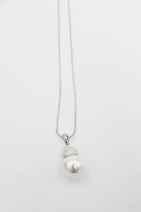 Necklace - Milky Pearl Pendant