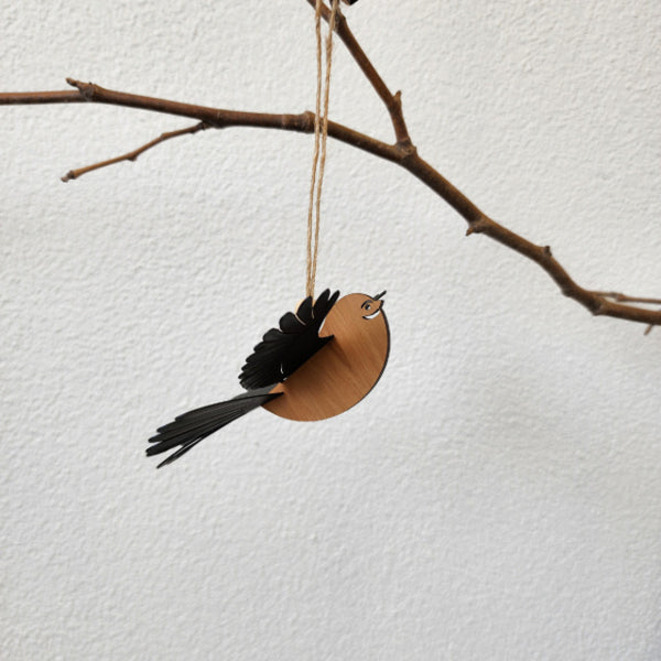 Hanging Bird - Rimu - Fantail / Piwakawaka