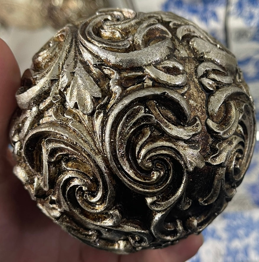 Ball - Scroll Silver